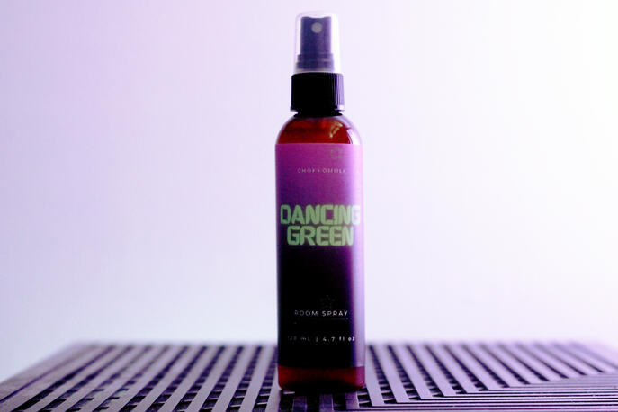 Top: Orange Peel, Water Coconut, Sweet Cherry, Bergamot, Green Apple Heart: Jasmine , Rhubarb, Casaba Melon, Violet Base: Tonka, Cedarwood, Oakmoss, Sheer Musk Top: Orange Peel, Water Coconut, Sweet Cherry, Bergamot, Green Apple Heart: Jasmine , Rhubarb, Casaba Melon, Violet Base: Tonka, Cedarwood, Oakmoss, Sheer Musk