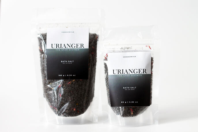 Top Notes: Black Peppercorn, Cypress, Juniper Berry Heart Notes: Sueded Violet, Muguet, Leather, Black Saffron Base Notes: Sandwalwood, Labdanum, Amber, Vanilla, Musk Top Notes: Black Peppercorn, Cypress, Juniper Berry Heart Notes: Sueded Violet, Muguet, Leather, Black Saffron Base Notes: Sandwalwood, Labdanum, Amber, Vanilla, Musk