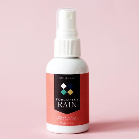Top Notes: Ozone, citrus, balsam Heart Notes: Spice, cedarwood, Eucalyptus Base Notes: Musk, moss